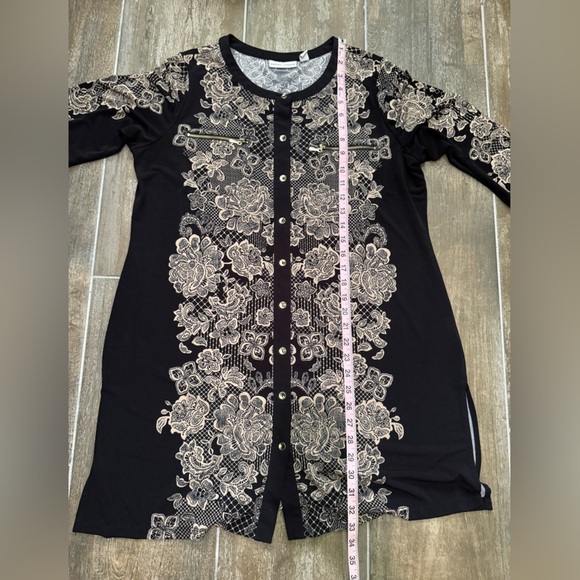 Susan Graver Black and Cream Lace Pattern Dress/ Tunic - Picture 10 of 10